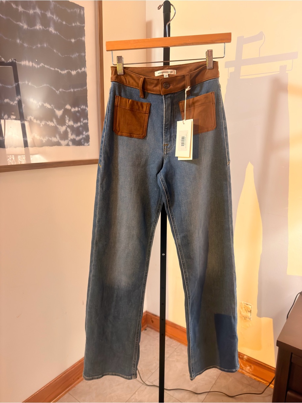 Good American Two-Tone Blue Denim Straight-Leg Jeans with Brown Trim